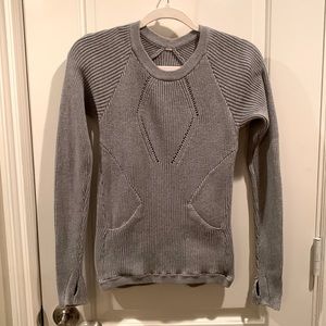 Lululemon grey sweater with thumb holes and front pocket Size 6